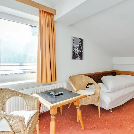 Chalet Martin בית הארחה 3*